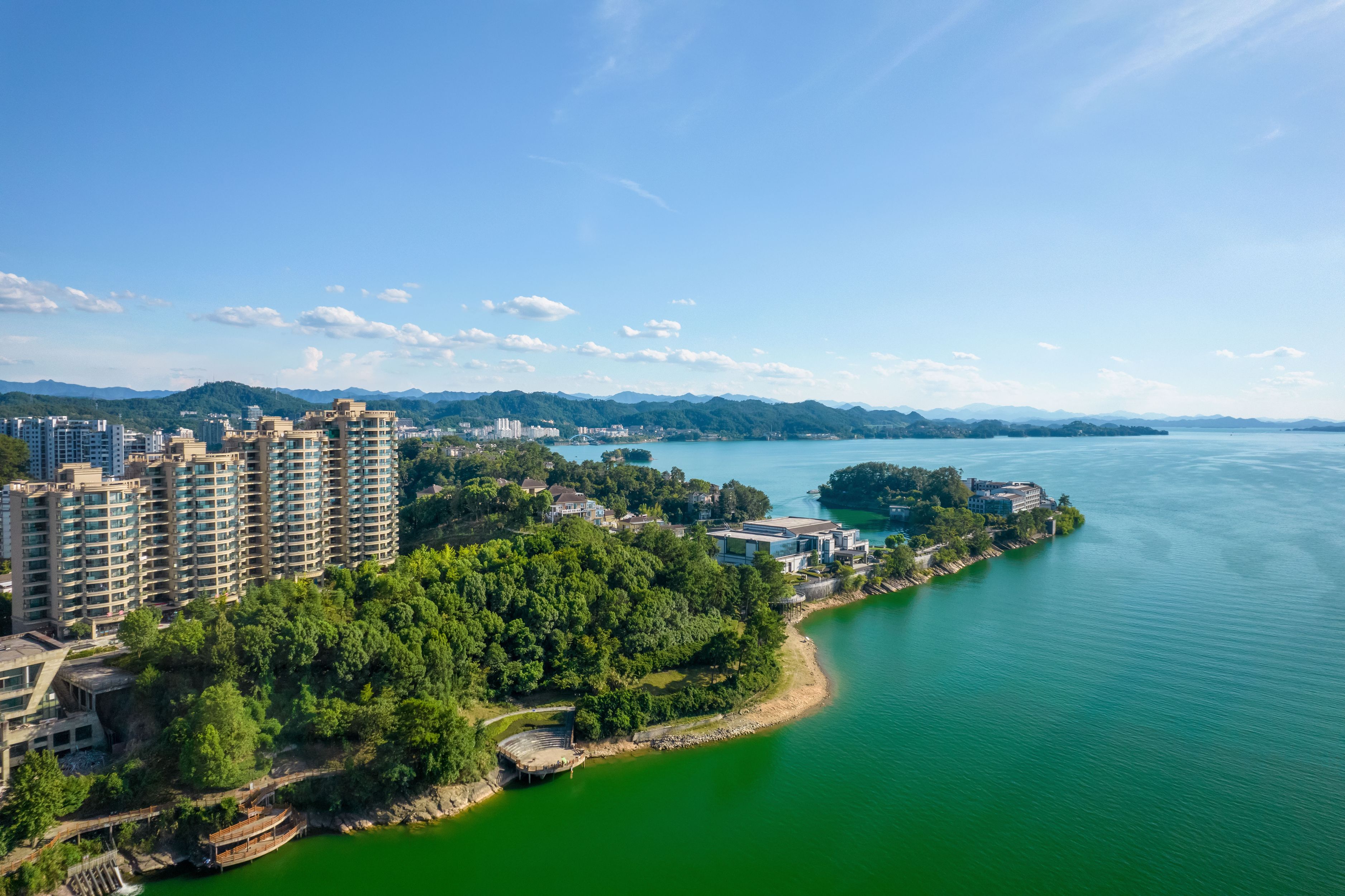 美團(tuán) 千島湖五湖度假酒店（中心湖景區(qū)店）2晚+歡樂棋牌1小時(shí)+單騎行1小時(shí)+魚頭抵用券
