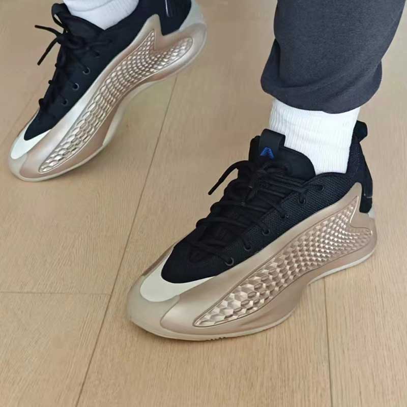 adidas 阿迪達(dá)斯 男女ANTHONY EDWARDS 1 LOW籃球鞋 JQ6140