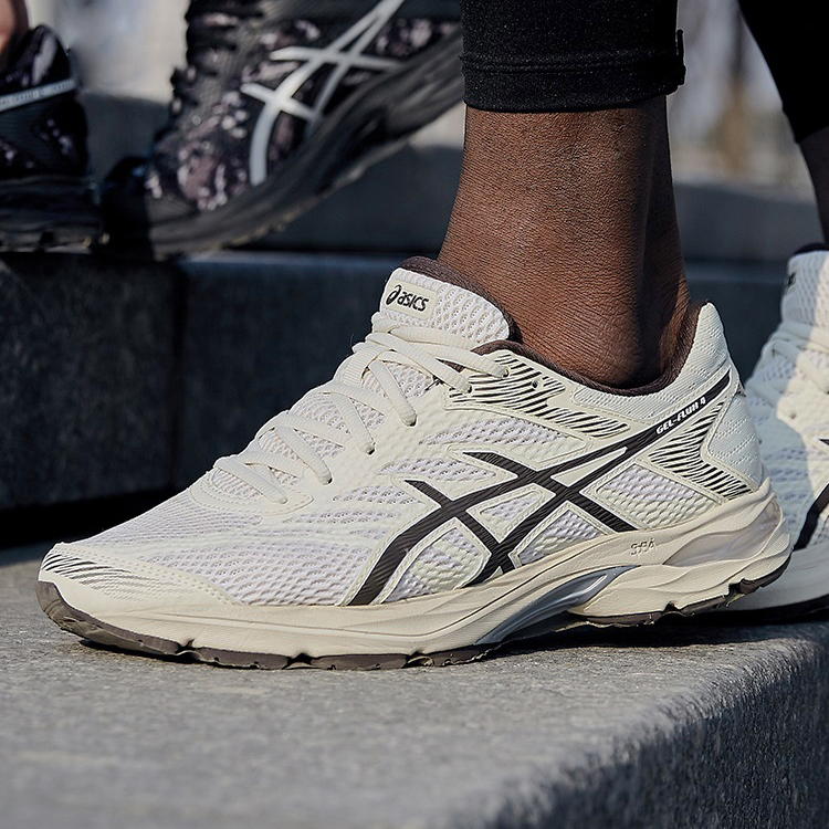ASICS 亞瑟士 Gel-Flux 4 男子跑鞋 1011A614