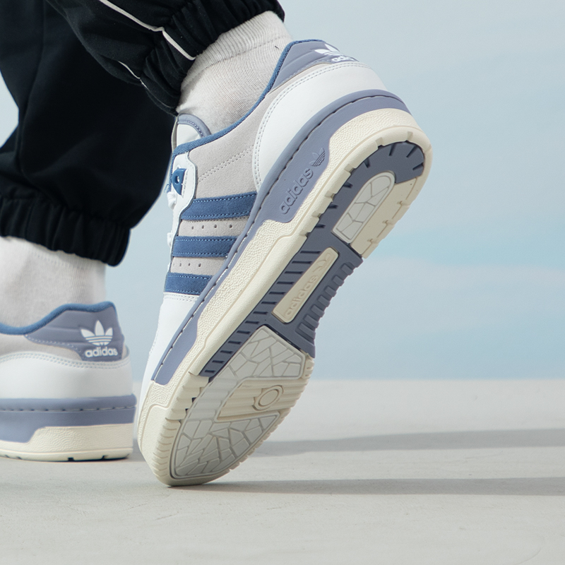 adidas 阿迪達斯 三葉草 男款休閑鞋 IE7771