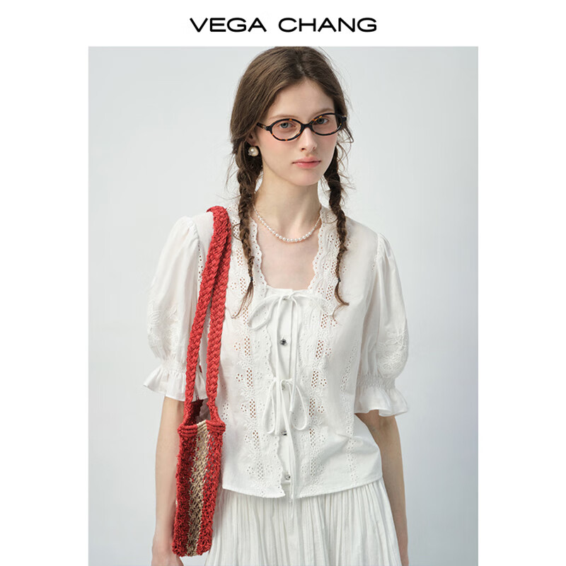 VEGA CHANG白色襯衫女2025新款夏蕾絲方領(lǐng)系帶泡泡袖甜美短款小衫 晨霧白