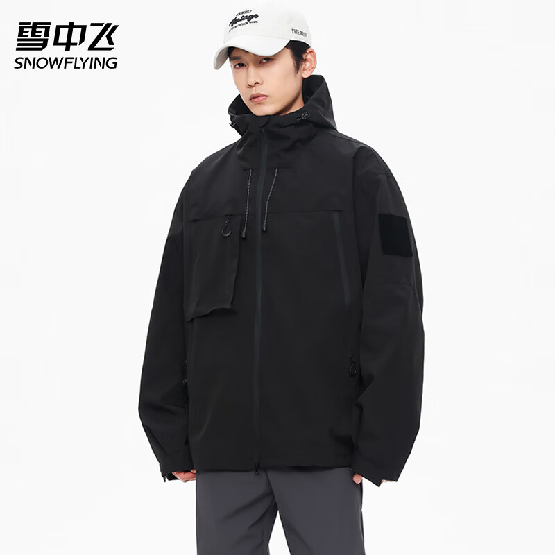 雪中飛 沖鋒衣男夾克連帽外套男女情侶裝戶外上衣登山服款上衣 黑色