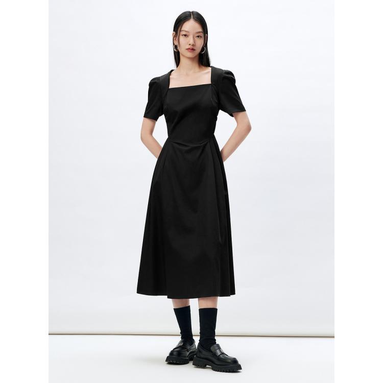 太平鳥(niǎo) 法式方領(lǐng)連衣裙女2024春茶歇設(shè)計(jì)感收腰A字中長(zhǎng)小黑裙