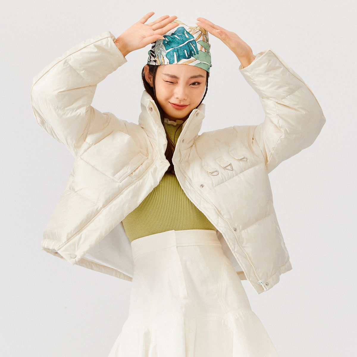 百億補貼：Semir 森馬 羽絨服女立領短款白鴨絨冬季寬松純色簡約風女士外套