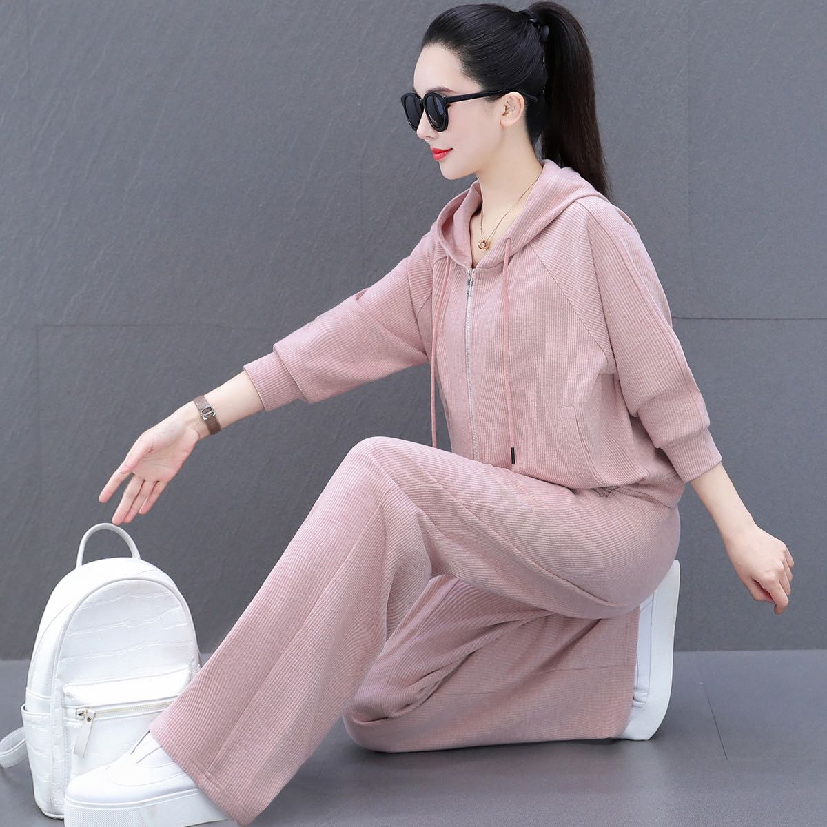 遠(yuǎn)陽(yáng)瑜伽 2025春新 拉鏈開(kāi)衫連帽女款運(yùn)動(dòng)休閑兩件套