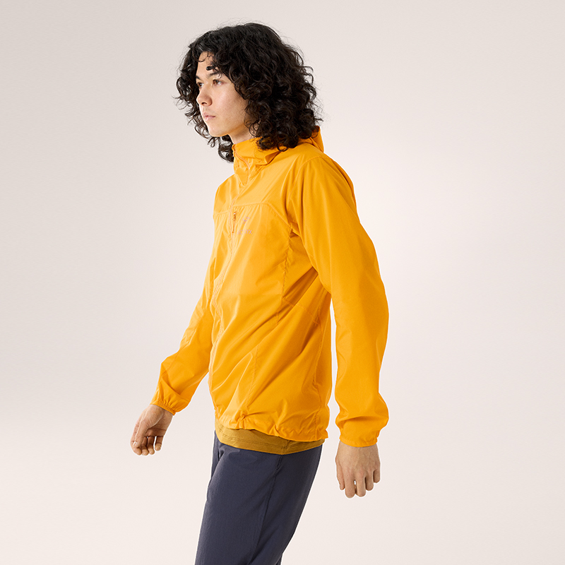 ARC'TERYX 始祖鳥 SQUAMISH HOODY 輕量 男子 風殼夾克