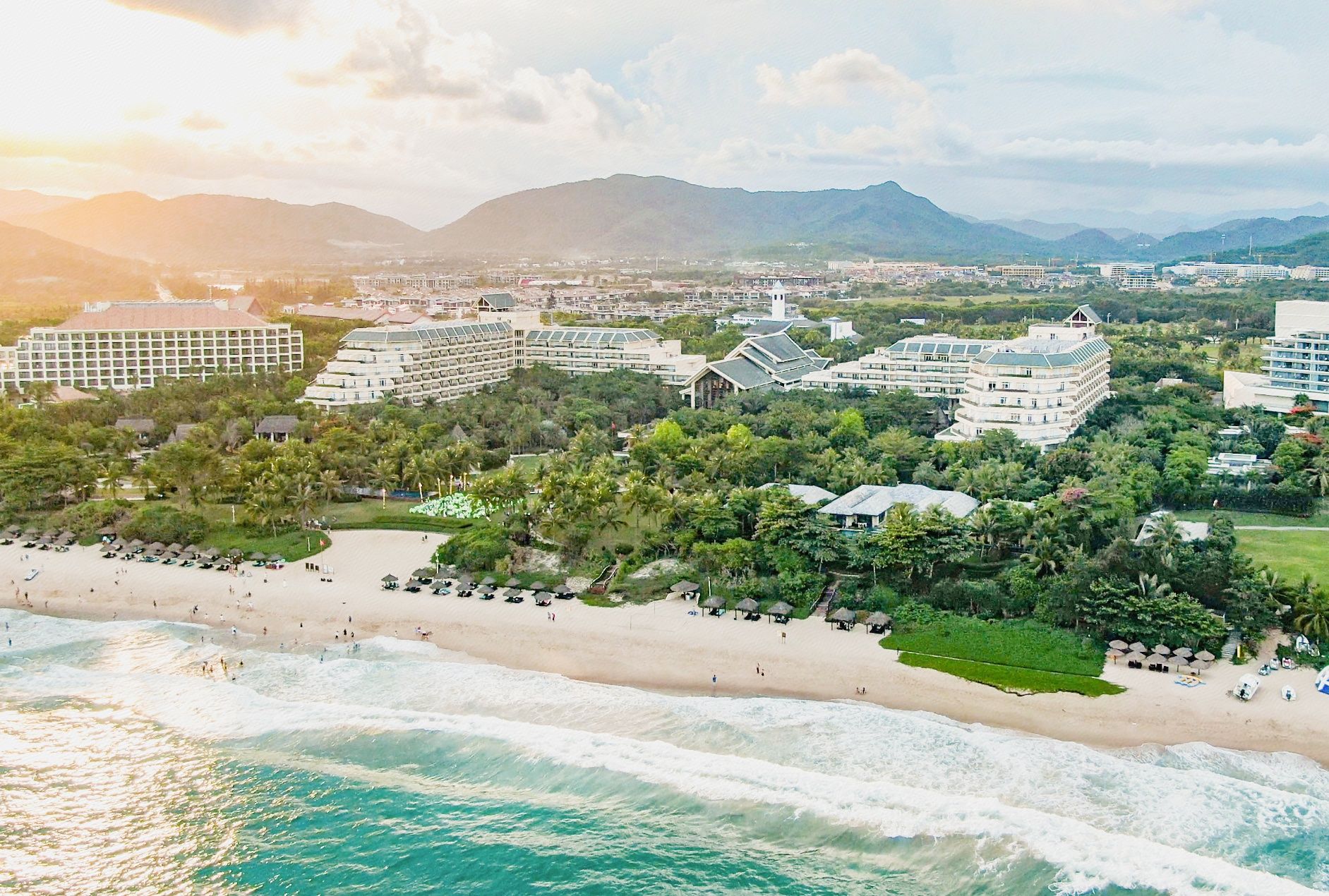 美團(tuán) 三亞亞龍灣喜來登度假酒店2晚+旅拍+SPA代金券+網(wǎng)球場(chǎng)體驗(yàn)+首日迷你吧一次+頌缽冥想&八段錦+特色喜來茶